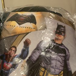BATMAN  CHILD  Costume Size LARGE  8 - 10