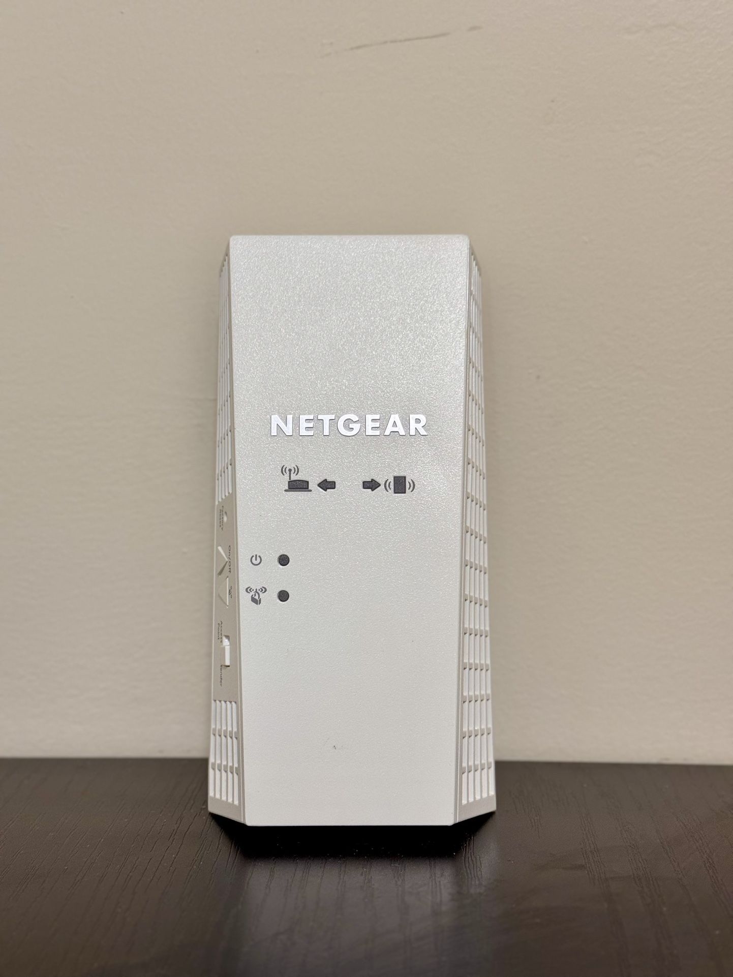 Netgear wifi extension -10$