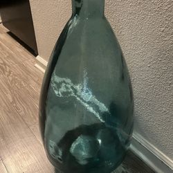 Aqua Clear Glass Case 24” Tall