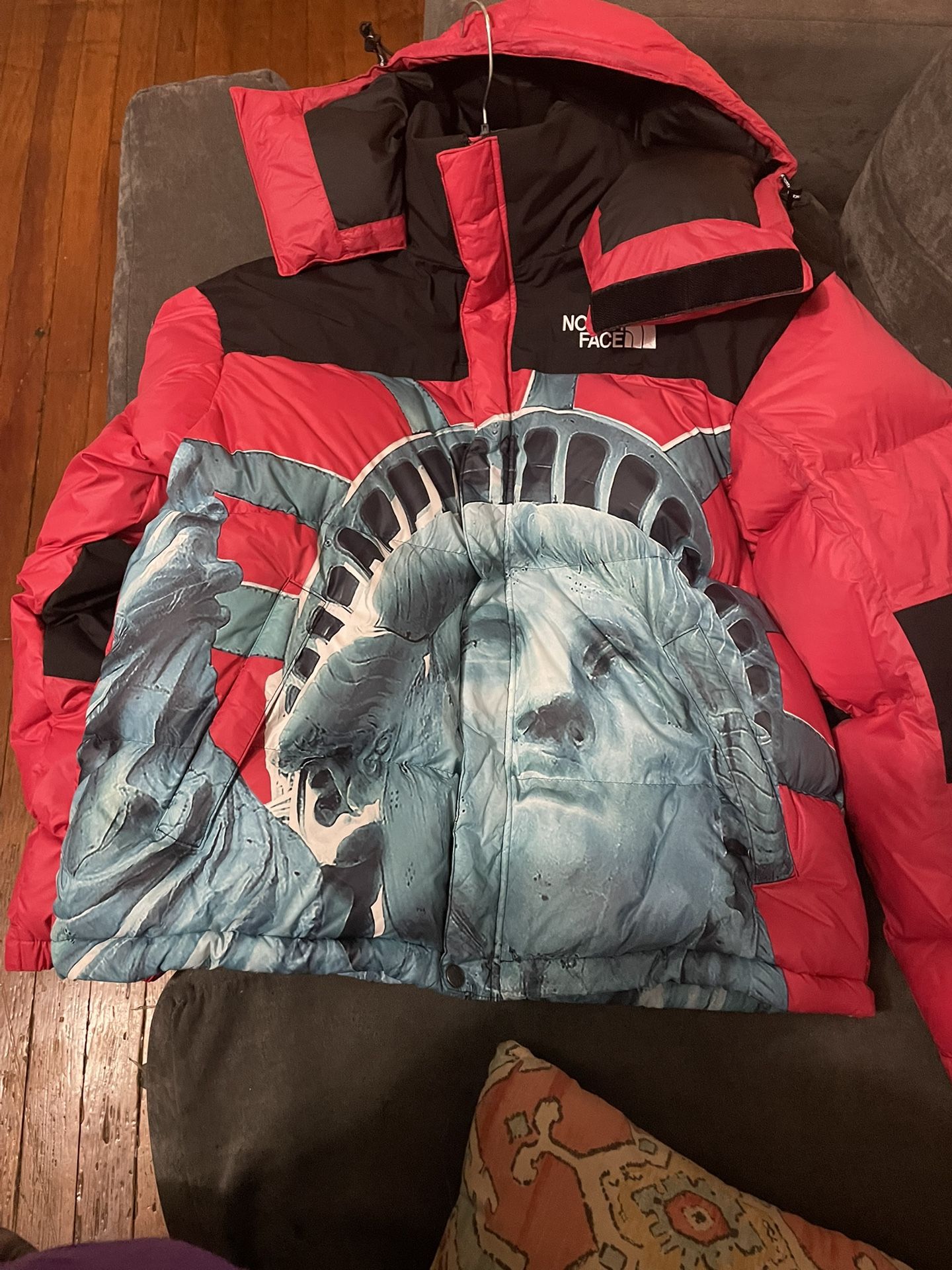 SUPREME STATUE OF LIBERTY NUPTSE SIZE SMALL