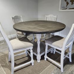 City Furniture Round Dining Table Set