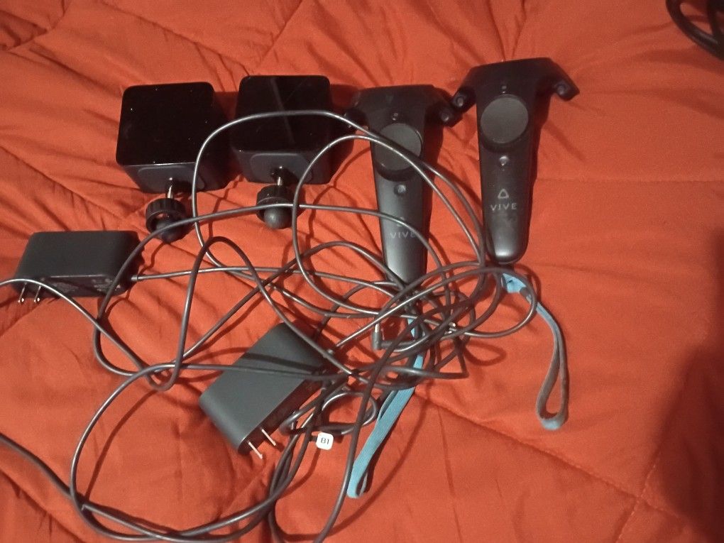 Vive 1.0 Base Stations And Steam VR Controllers
