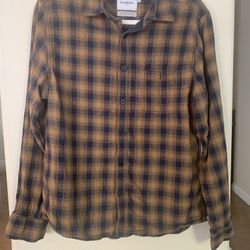 Men's Medium Brown Checkered Button-Down Long Sleeved Shirt by Good Fellow & Co 