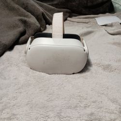 White Oculus Quest 2