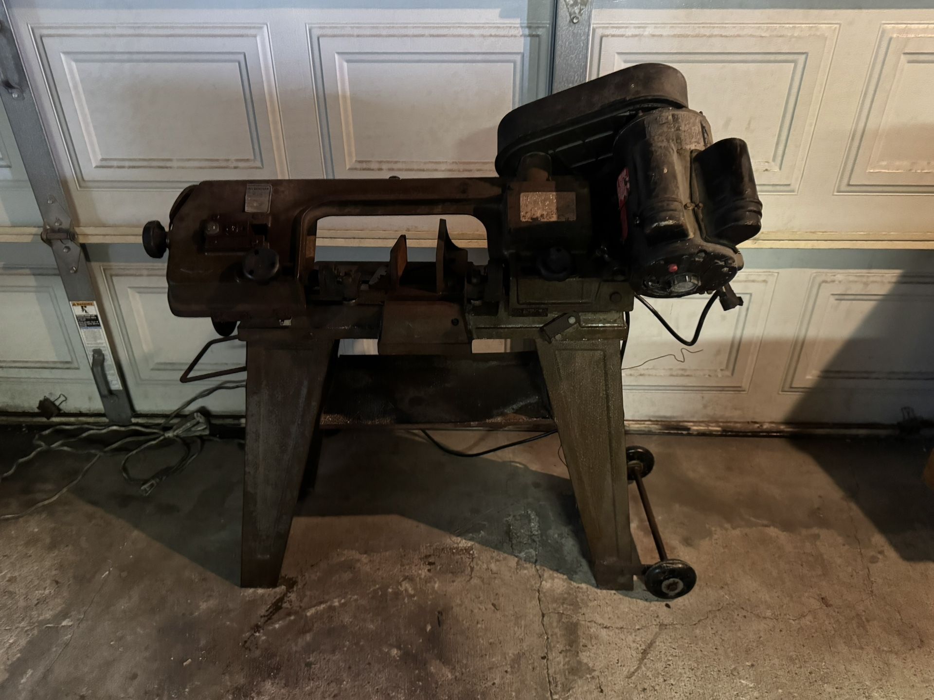 4-1/2 Rong Fu RF-115 Metal Cutting Bandsaw