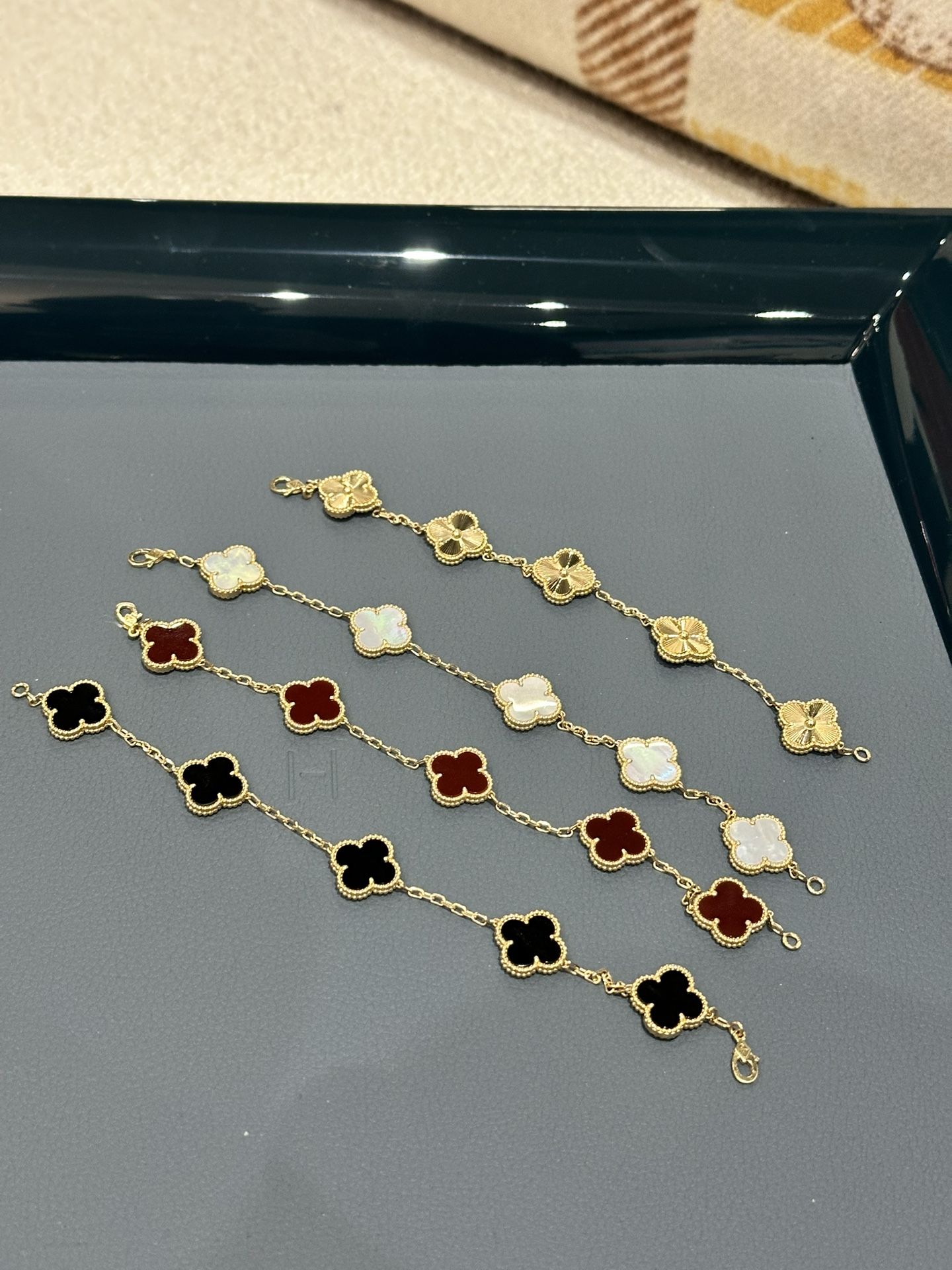 unisex gold 18KT bracelet