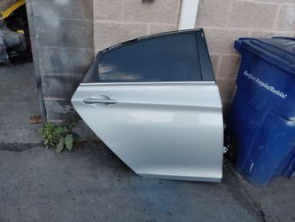 2011 THRU 2014 HYUNDAI SONATA PASSENGER SIDE REAR DOOR