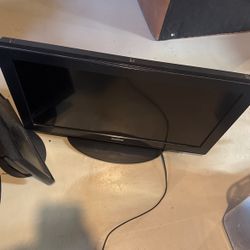 Sanyo 32” Flat Screen