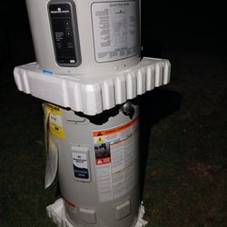 BRADFORD WHITE 50 GAL ELECTRIC HOT WATER HEATER