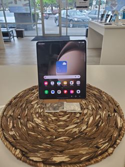 Galaxy Z Fold 5 5G 7.6" (Unlocked) 512GB Good Cream