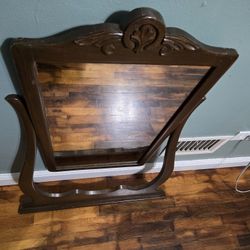 Antique Vanity Desk/drawrs