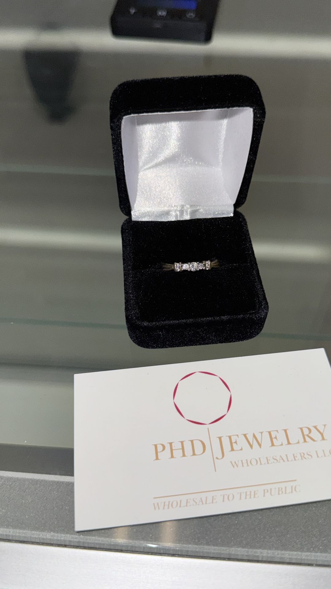 10k Yellow Gold Unique Diamond Ring - 3g - Approx .5ct - Size 7