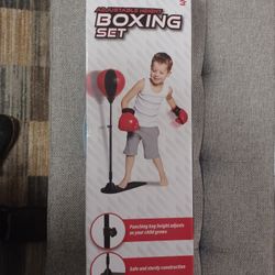 New Minnark Sports Adjustable Kids Height Boxing Set 