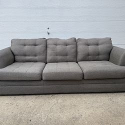 Gray Tufted sofa 🚀Free Delivery🚀