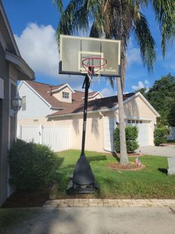 Spalding portable basketball goal.