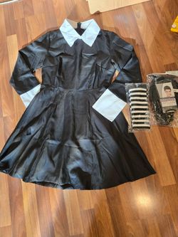 Addams Family Sunday costome New Adult small