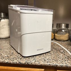 Insignia Ice Maker