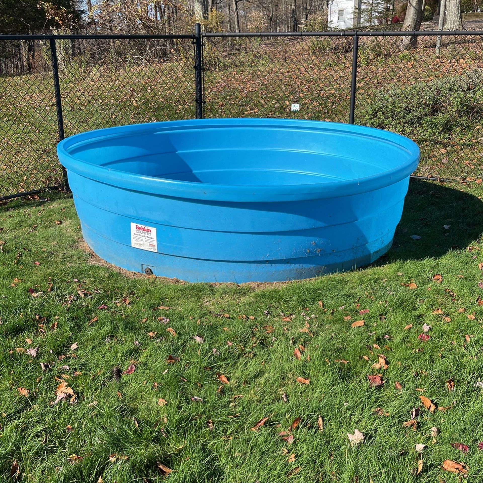 9 Foot Round Poly Stock Tank