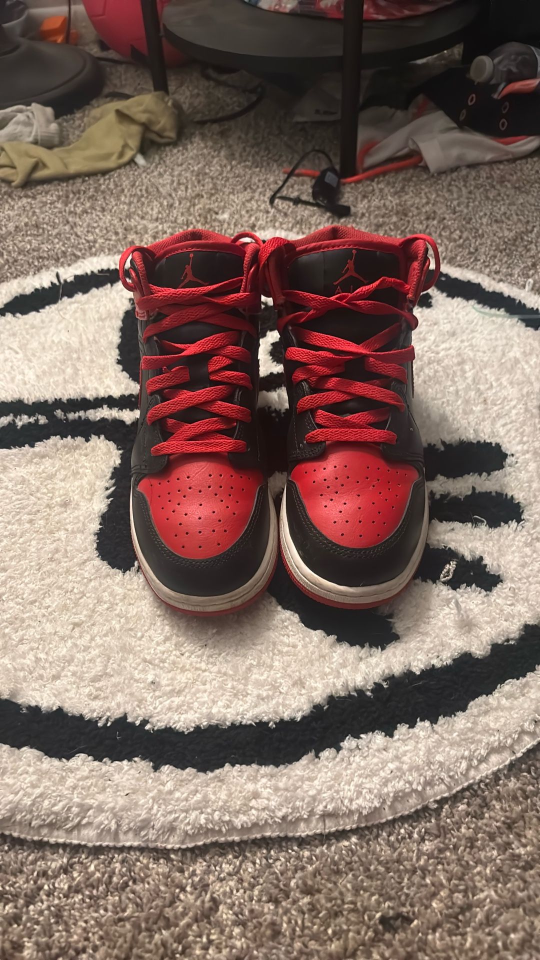 Jordan 1 Mids Size 6.5 No Box