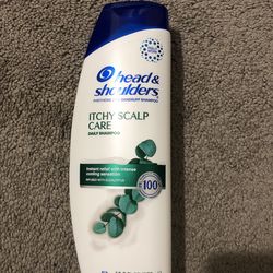 Lot of 4 Head & shoulders shampoo