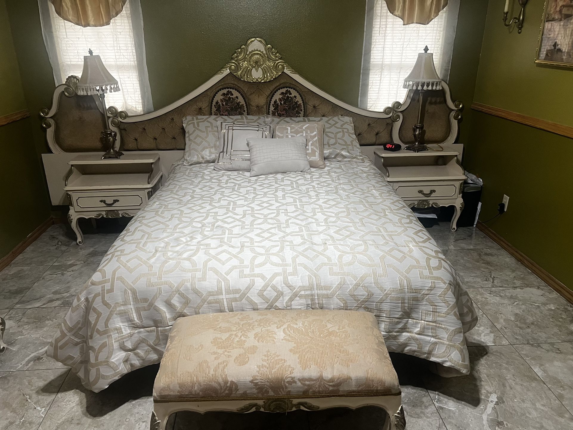  5 pieces king bedroom / Bonita recamara de 5 piezas 