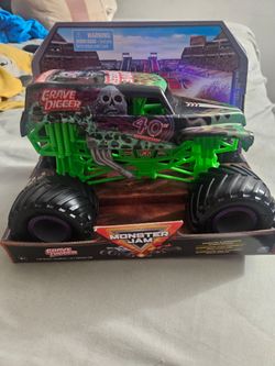 MONSTER TRUCK MONSTER JAM GRAVE DIGGER