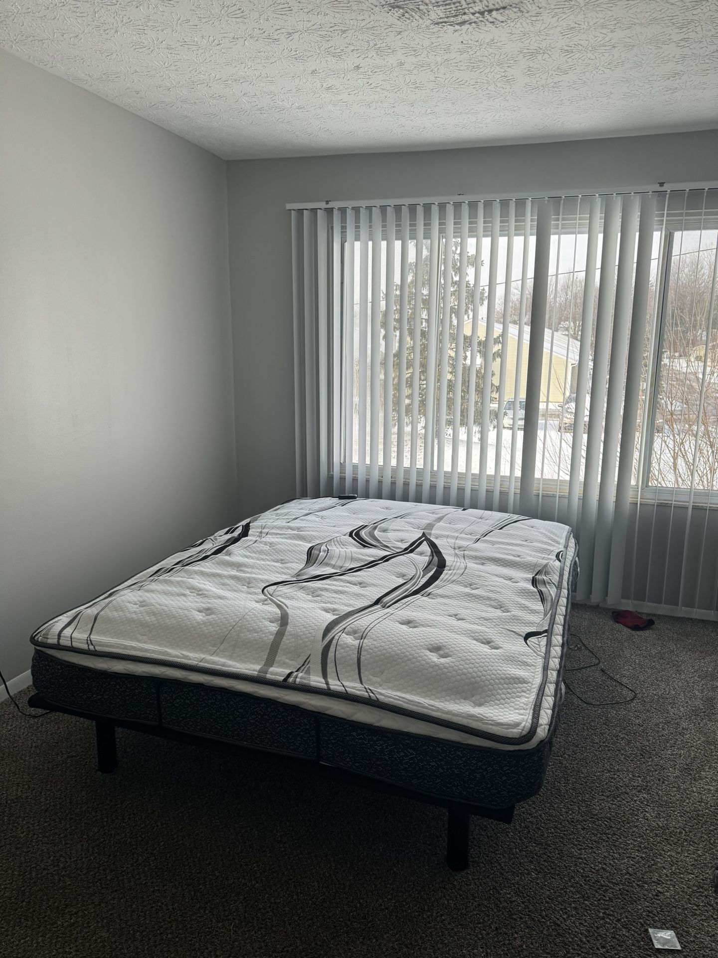 Queen Mattress And Adjustable Base Frame