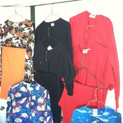 Medical scrubs / small