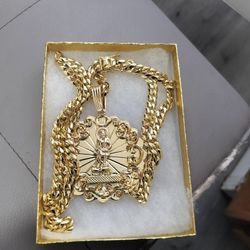 14K gold plated chain and pendant 
