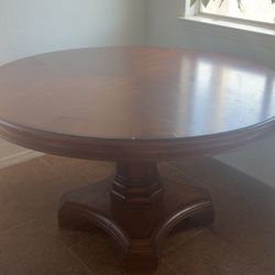 Dinning Table With Top Glass
