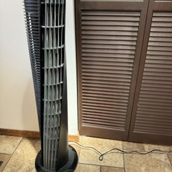 Vornado 41” Tower Fan With Remote. Remote Missing Back Cover But Works. You Pickup