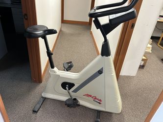 LifeFitness 5500HR exercise bike
