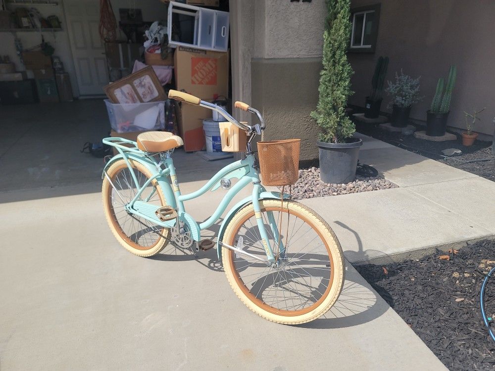 Huffy Beacc Cruiser