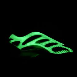 Yeezy YZY Adidas 700 V3 Fade Salt Glow In The Dark Men’s Size 11.5 NWB