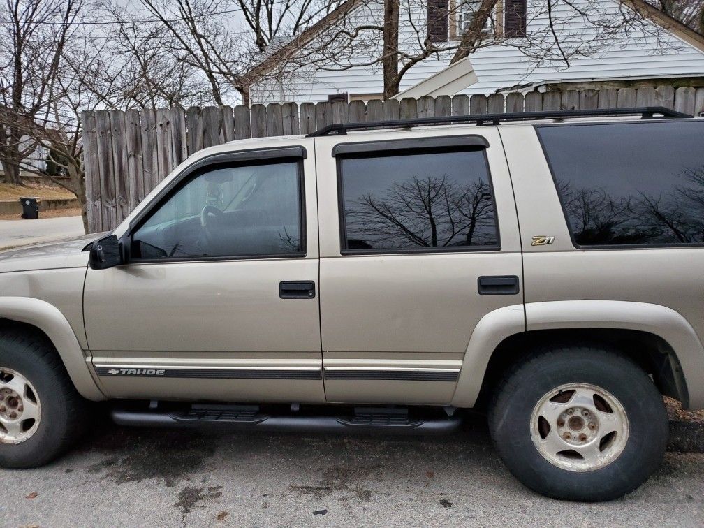 2000 Z71 CHEVY TAHOE # PARTS TRUCK ONLY!