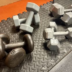 4 Sets of Dumbbells. 8#, 12#, 15# and 20 pounders. BruteW: 110 #