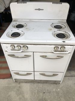 O’keefe & Merritt antique stove