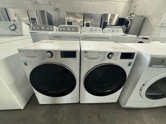 LG Washer and Dryer Ventless “24 ( Lavadora y secadora )