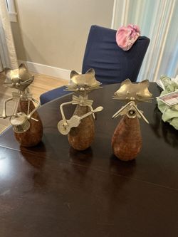 Cute Cat Figurines Playing Musical Instruments
