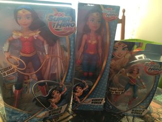 3 Wonder Woman lot of toys