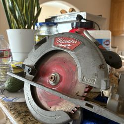 Used Milwaukee Saw 140