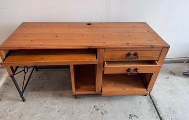Desk/ work station