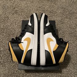 Air Jordan 1 Mid Black University Gold 