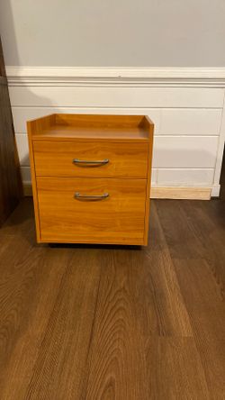 Like New File Cabinet 🗄️ $30