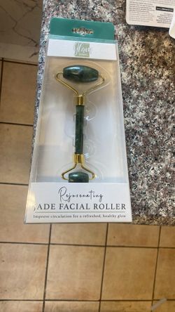 JADE FACIAL ROLLER