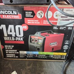 Lincoln Electric Weld-Pak 140 Amp MIG
and Flux-Core Wire Feed Welder, 115V