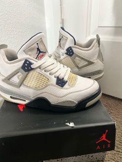 AIR JORDAN 4 RETRO (GS) WHITE/MIDNIGHT NAVY BLANC/MARINE MINUIT 5.5Y