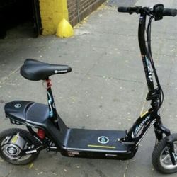 Electric Scooter Like New Ezip 1,000