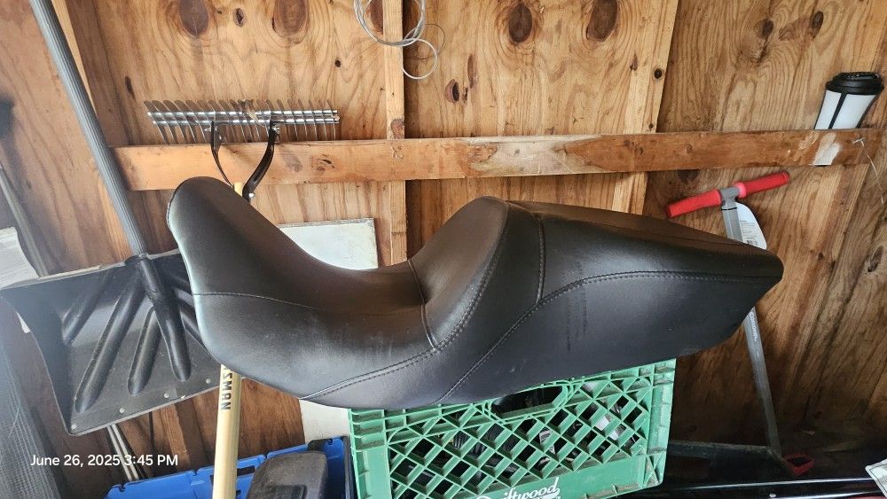 Harley Davidson Touring Reach Seat (Road Street Electra Glide, Ultra Classic)