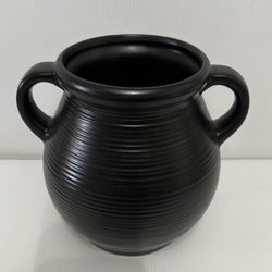 Ceramic Vase with Ribbed Finish, Black